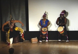 Djoniba Mouflet with drummers Mangue Sylla, Sekou-Dembele Pablo